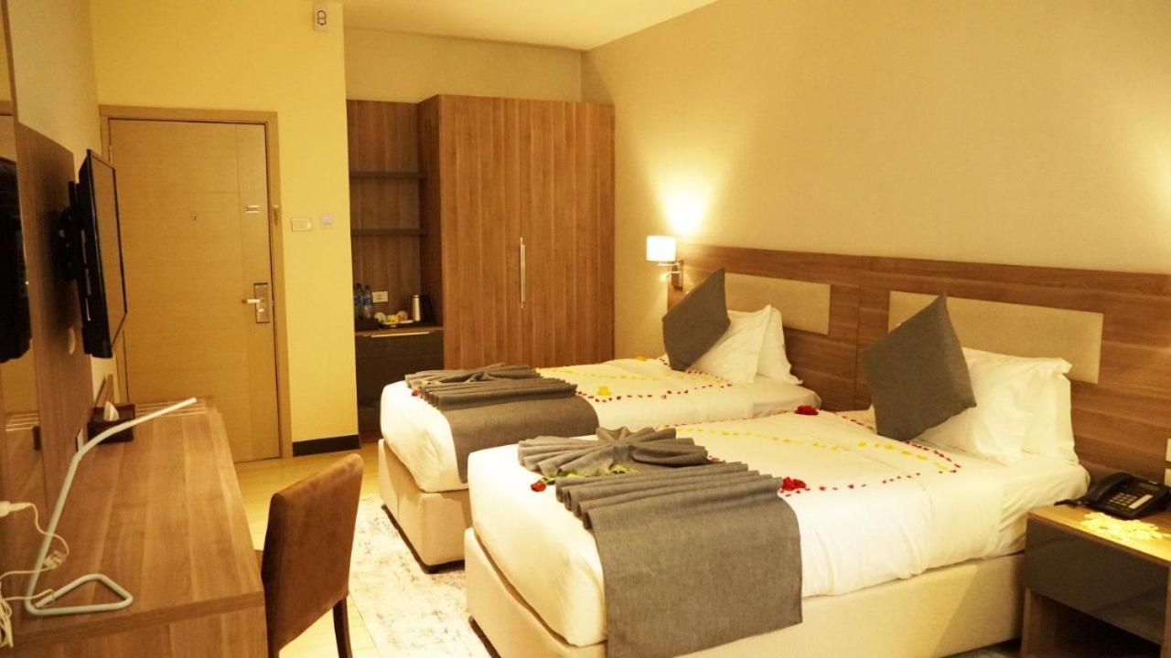 Triple E Hotel And Spa Addis Ababa Dış mekan fotoğraf