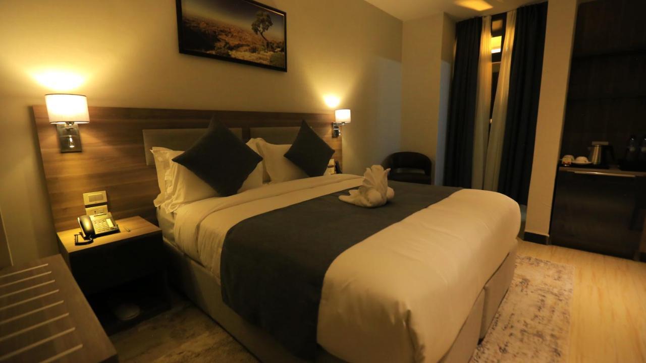 Triple E Hotel And Spa Addis Ababa Dış mekan fotoğraf