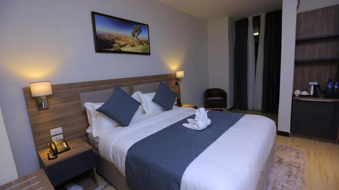 Triple E Hotel And Spa Addis Ababa Dış mekan fotoğraf