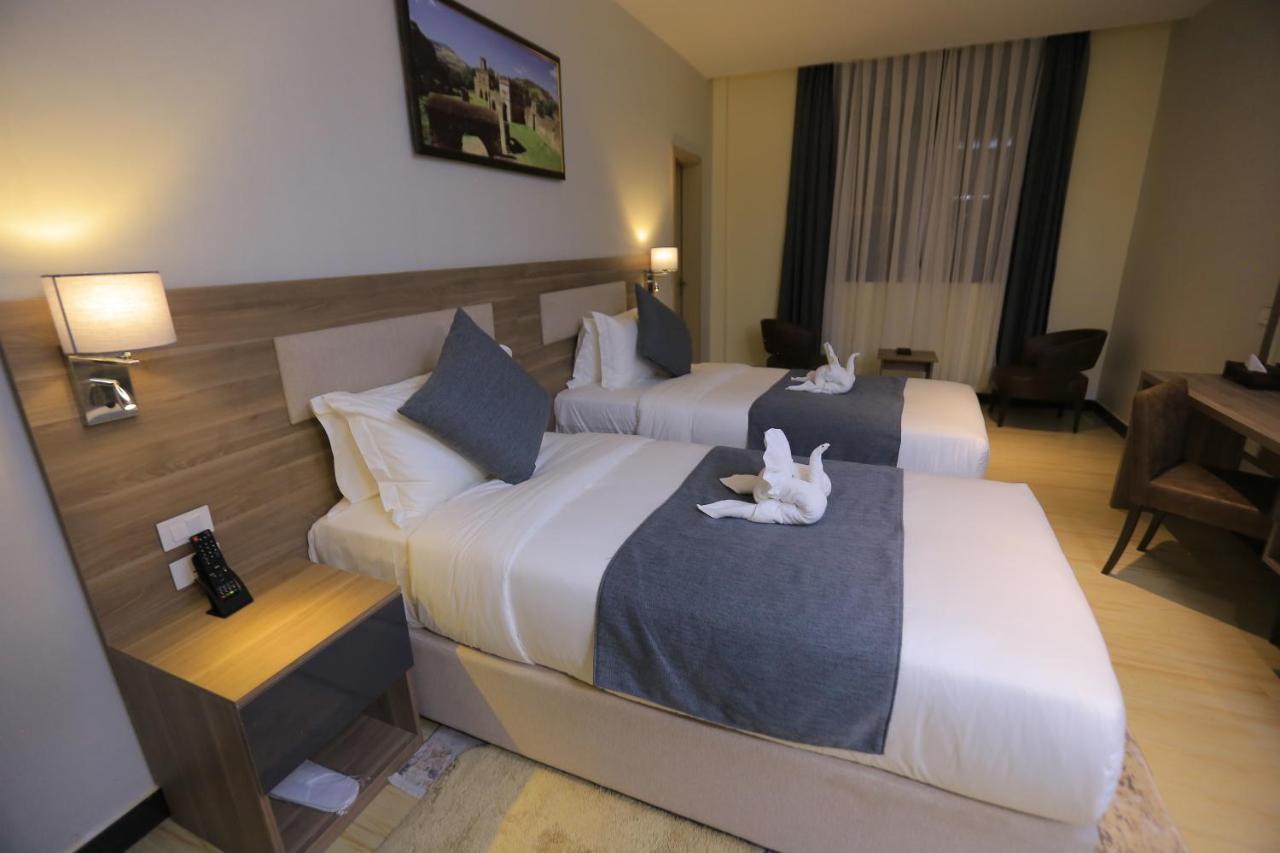 Triple E Hotel And Spa Addis Ababa Dış mekan fotoğraf