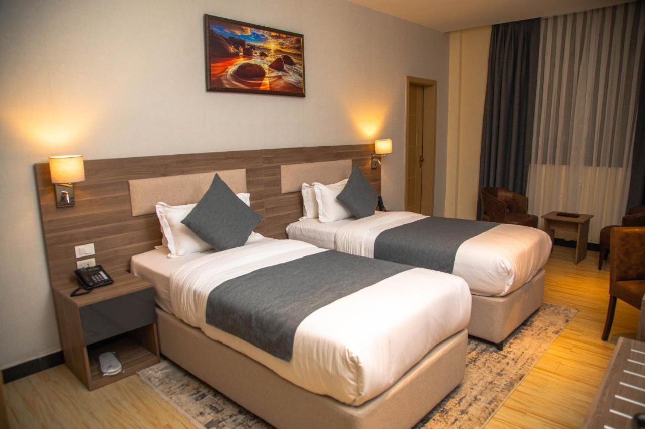 Triple E Hotel And Spa Addis Ababa Dış mekan fotoğraf