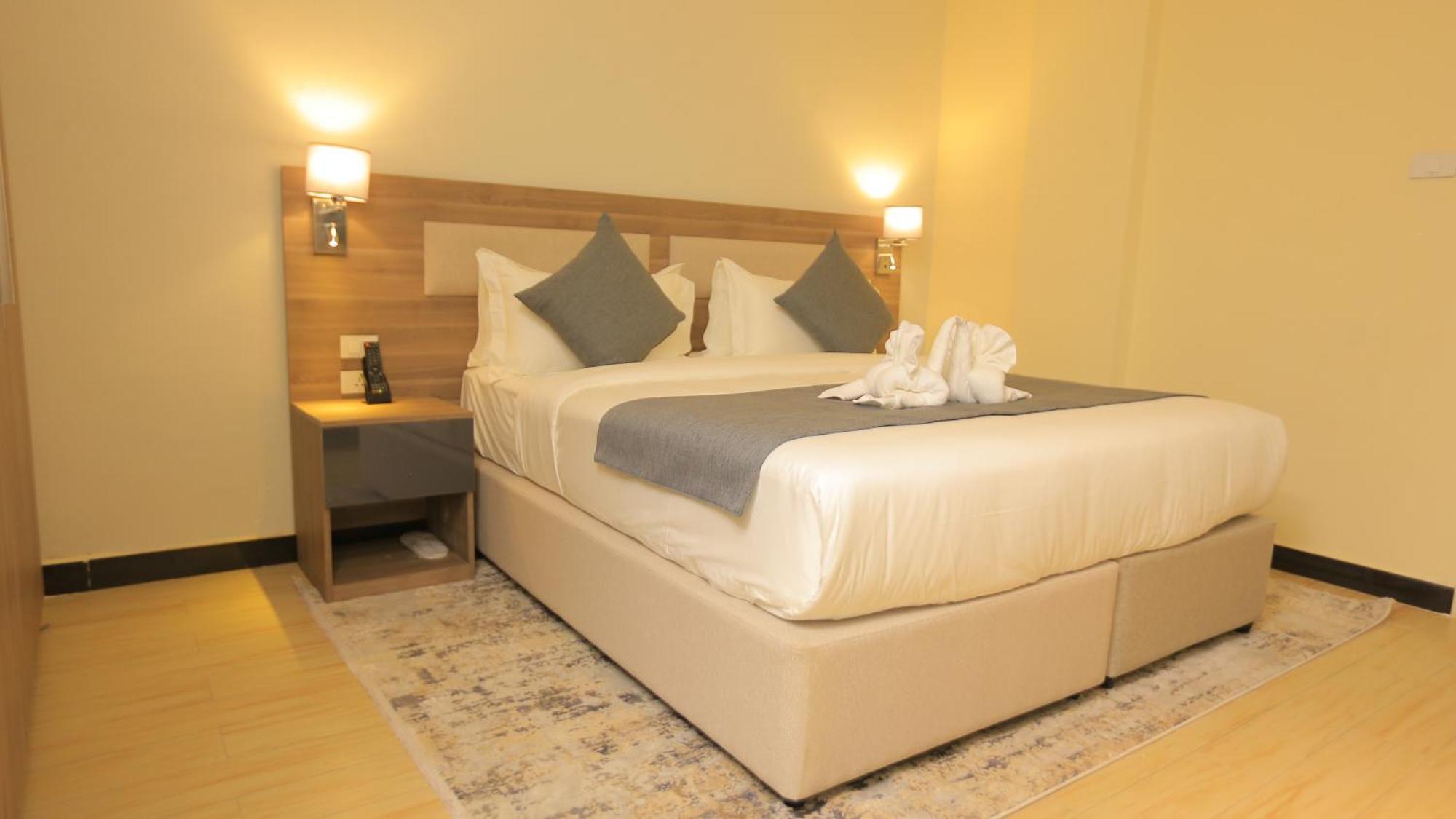 Triple E Hotel And Spa Addis Ababa Dış mekan fotoğraf